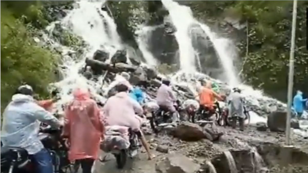 Uttarakhand Weather People Risk Their Lives On Landslide Hit Gangotri National Highway Watch